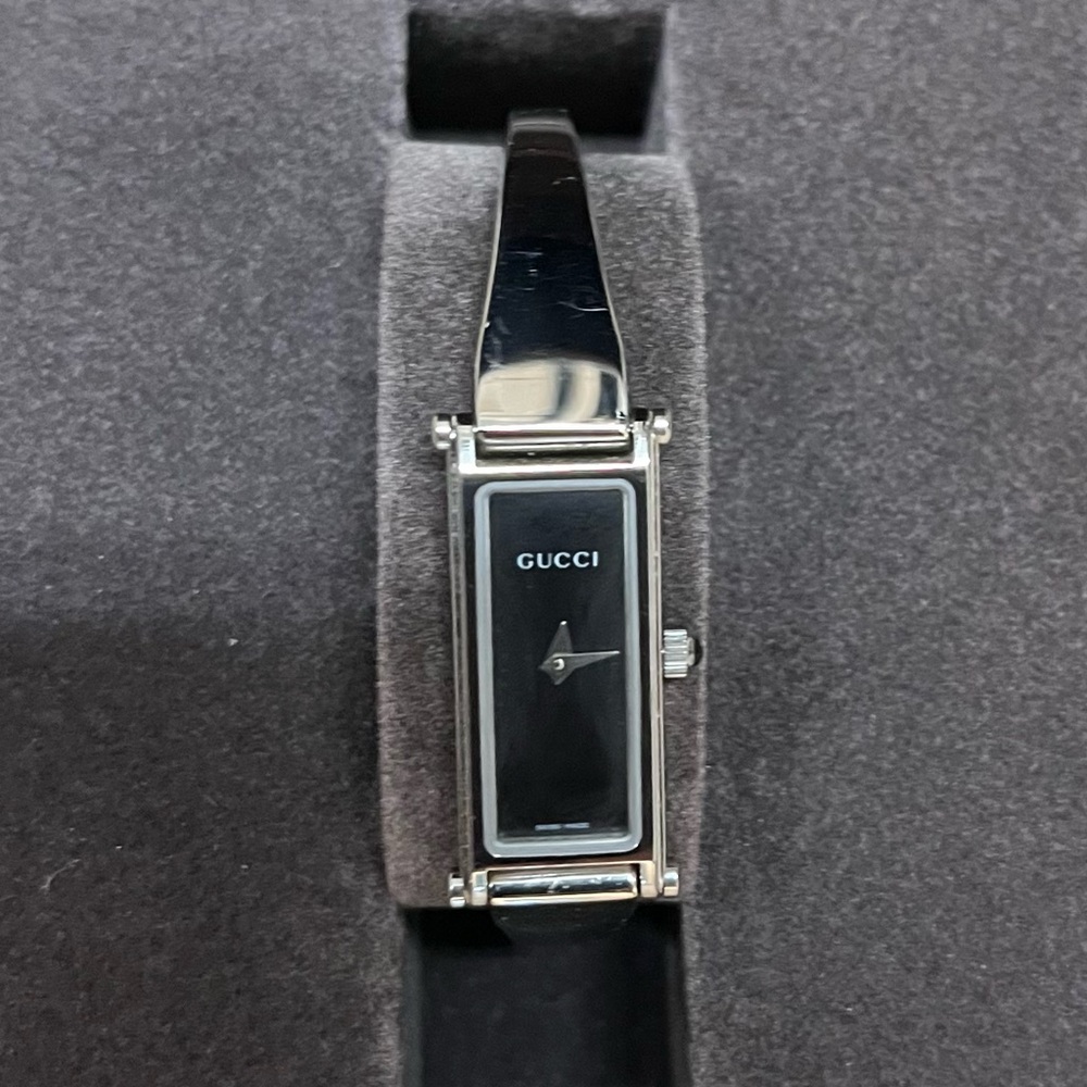Ladies Gucci Watch (small)